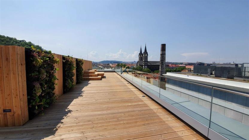 Pronájem kanceláře, Praha - Karlín, Pernerova, 80 m2