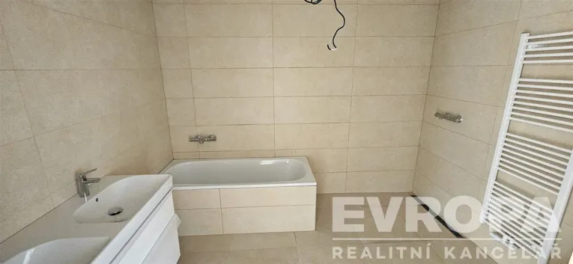 Prodej rodinného domu, Sezemice, Družstevní, 121 m2