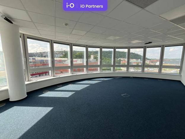 Pronájem kanceláře, Praha - Smíchov, Plzeňská, 1121 m2