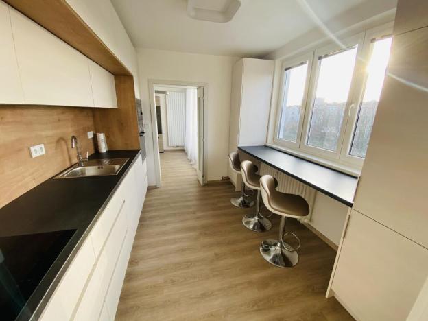 Pronájem bytu 4+1, České Budějovice - České Budějovice 6, Na Nábřeží, 84 m2