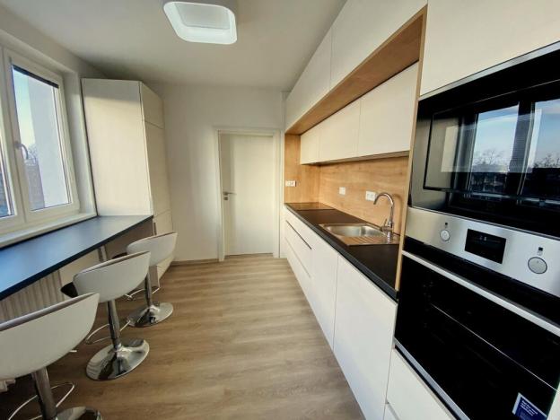 Pronájem bytu 4+1, České Budějovice - České Budějovice 6, Na Nábřeží, 84 m2