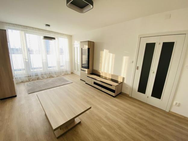 Pronájem bytu 4+1, České Budějovice - České Budějovice 6, Na Nábřeží, 84 m2