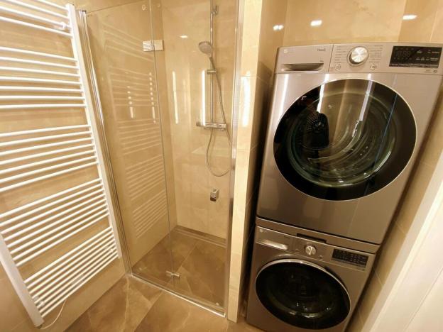 Pronájem bytu 4+1, České Budějovice - České Budějovice 6, Na Nábřeží, 84 m2