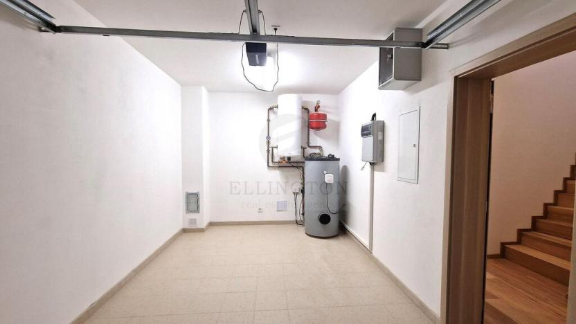 Prodej bytu 4+kk, Přerov nad Labem, 125 m2