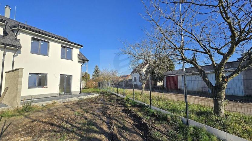 Prodej bytu 4+kk, Přerov nad Labem, 125 m2