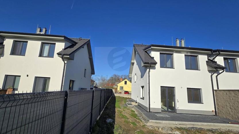 Prodej bytu 4+kk, Přerov nad Labem, 125 m2