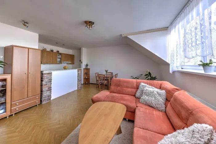 Prodej bytu 2+kk, Šanov, Komenského, 66 m2