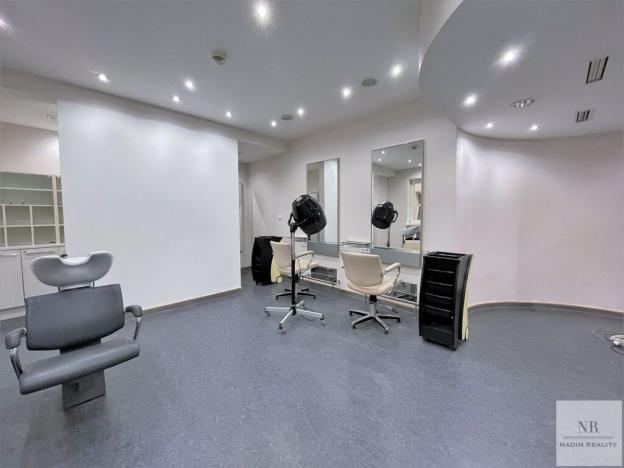 Pronájem obchodního prostoru, Karlovy Vary, Nová louka, 131 m2