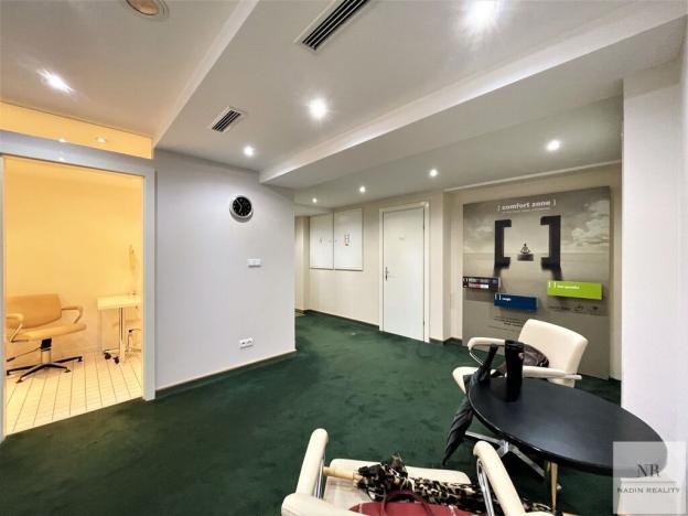 Pronájem obchodního prostoru, Karlovy Vary, Nová louka, 131 m2