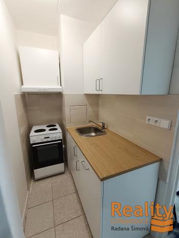 Pronájem bytu 1+kk, Zlín - Prštné, B. Němcové, 28 m2