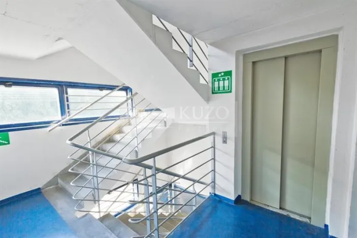 Pronájem skladu, Praha - Vysočany, Pešlova, 7 m2