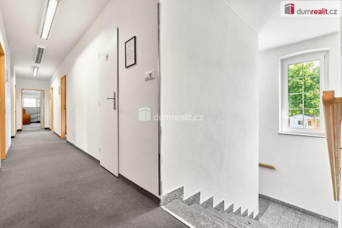 Pronájem kanceláře, Karlovy Vary, Libušina, 206 m2