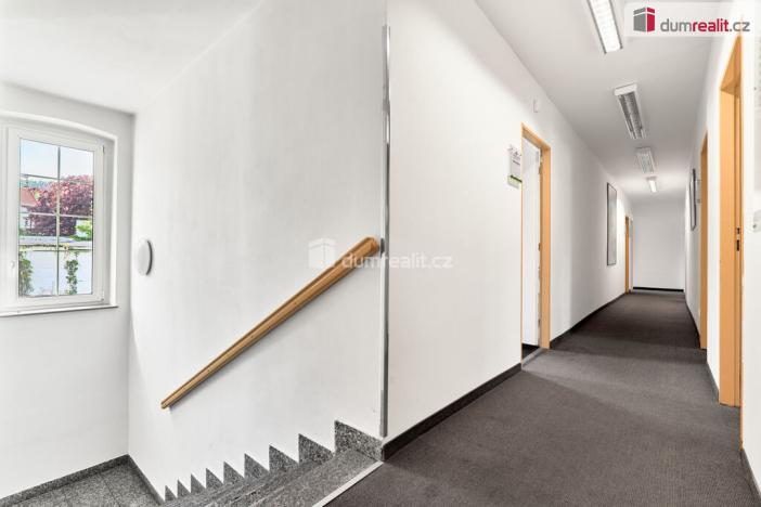 Pronájem kanceláře, Karlovy Vary, Libušina, 206 m2