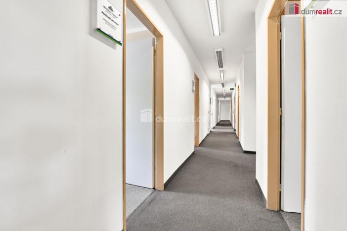 Pronájem kanceláře, Karlovy Vary, Libušina, 206 m2