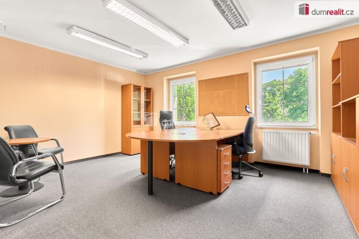 Pronájem kanceláře, Karlovy Vary, Libušina, 206 m2