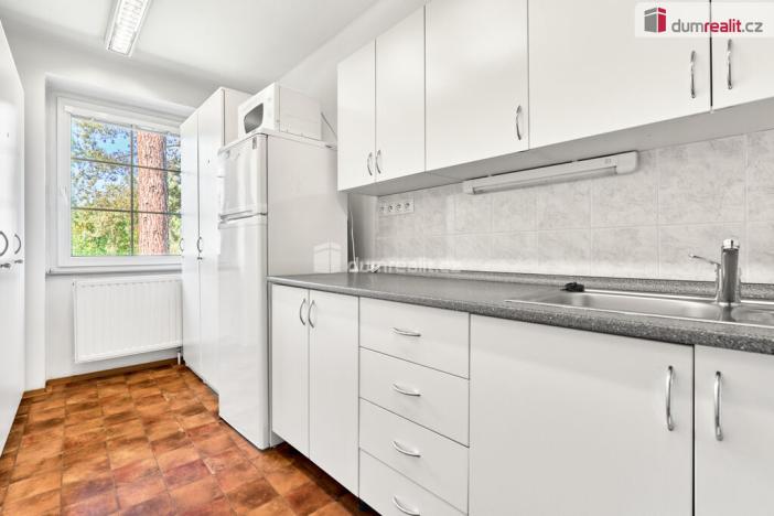 Pronájem kanceláře, Karlovy Vary, Libušina, 206 m2