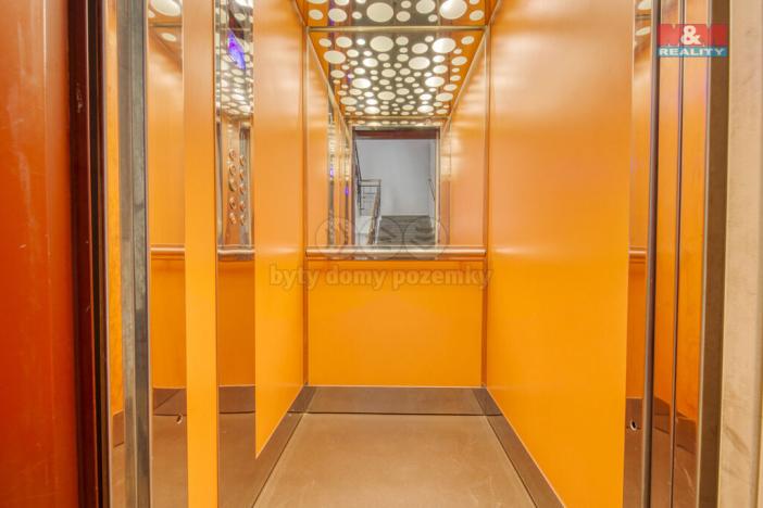 Pronájem kanceláře, Plzeň, Klatovská třída, 182 m2