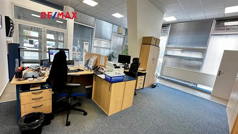 Pronájem kanceláře, Praha - Veleslavín, Na Petřinách, 68 m2