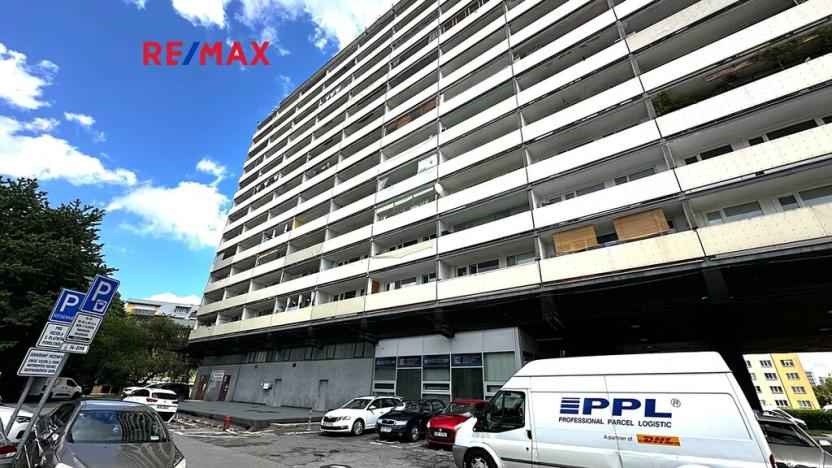 Pronájem kanceláře, Praha - Veleslavín, Na Petřinách, 68 m2