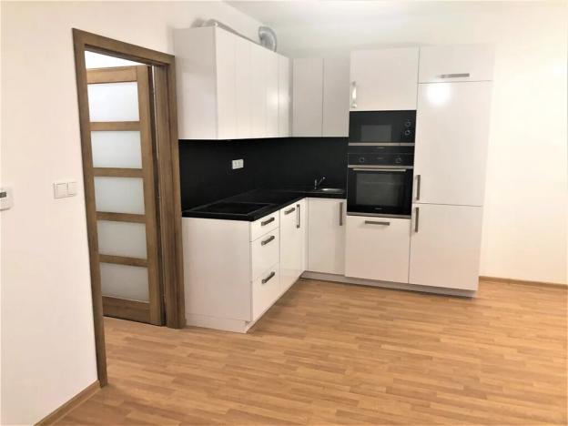 Pronájem bytu 1+kk, Chýně, Uherova, 45 m2