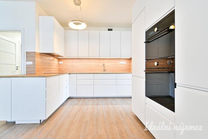 Pronájem bytu 4+kk, Brno, Křenová, 99 m2