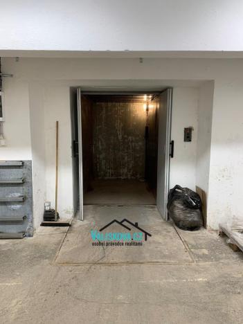 Pronájem skladu, Kroměříž, Stoličkova, 340 m2