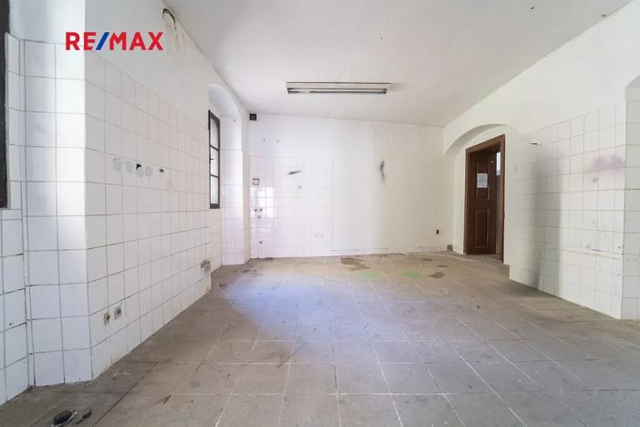 Prodej rodinného domu, Týnec nad Labem, Masarykovo náměstí, 142 m2