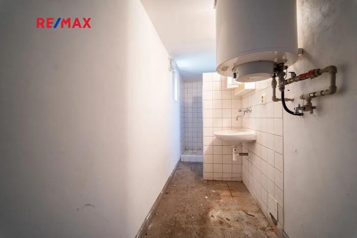 Prodej rodinného domu, Týnec nad Labem, Masarykovo náměstí, 142 m2