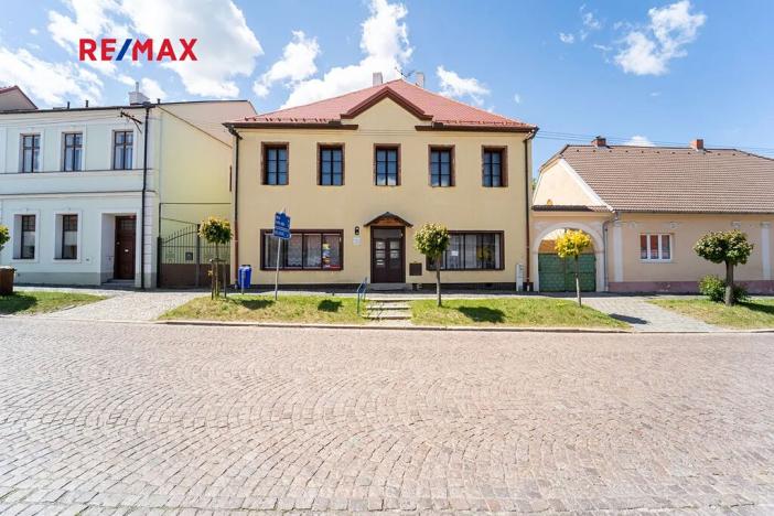 Prodej rodinného domu, Týnec nad Labem, Masarykovo náměstí, 142 m2