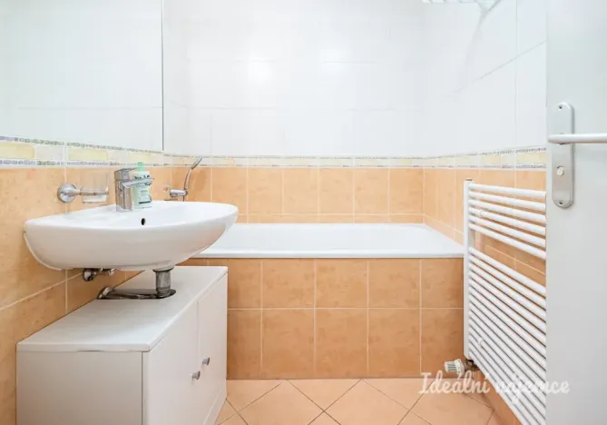 Pronájem bytu 2+kk, Praha - Vysočany, Skloněná, 44 m2