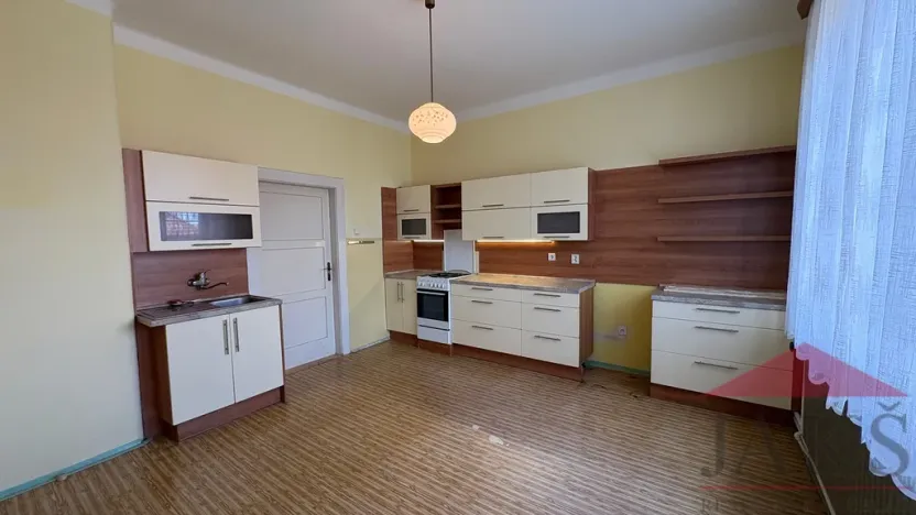 Prodej bytu 3+1, Klatovy - Klatovy V, Plánická, 128 m2