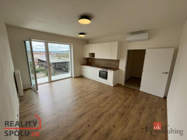 Pronájem bytu 1+kk, Brno - Trnitá, Křenová, 32 m2
