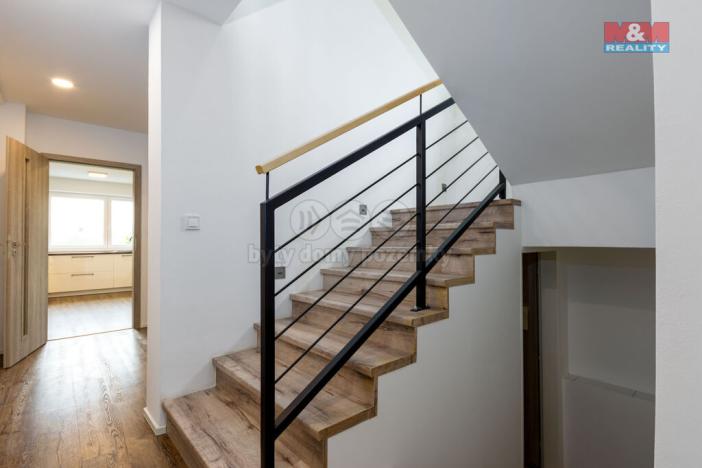 Prodej rodinného domu, Hrabyně, 188 m2