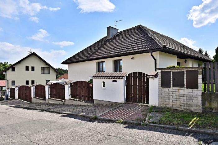 Prodej rodinného domu, Vyžlovka, Na Poštolce, 180 m2