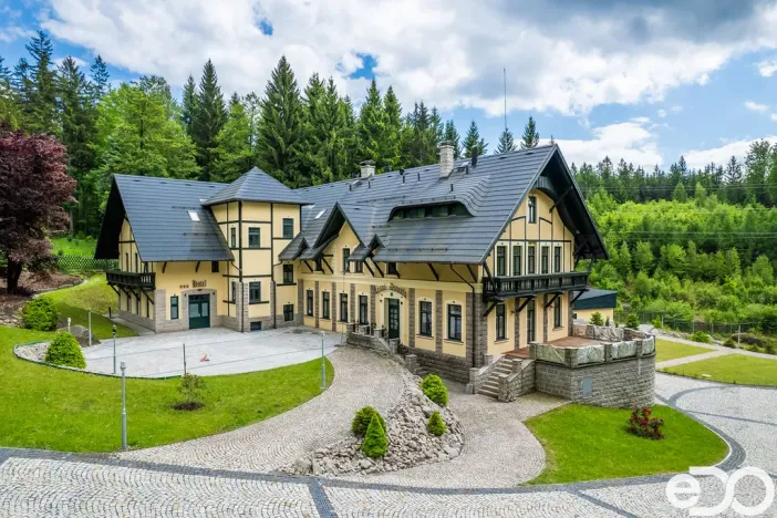 Pronájem ubytování, Jablonec nad Nisou, U Lesního divadla, 2930 m2