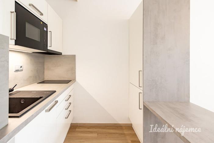 Pronájem bytu 2+kk, Praha - Modřany, Pertoldova, 41 m2