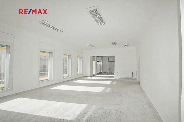 Prodej obchodního prostoru, Hostouň, Chodské náměstí, 499 m2