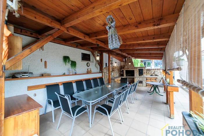 Prodej rodinného domu, Klešice, 365 m2