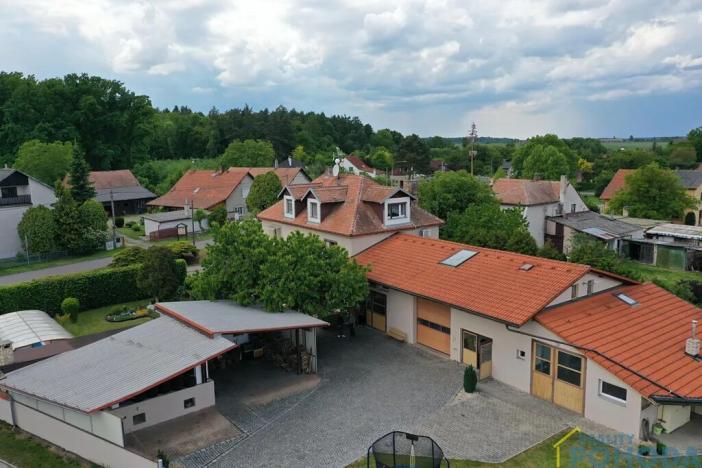 Prodej rodinného domu, Klešice, 365 m2