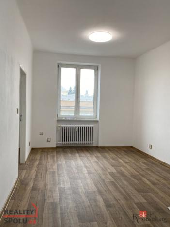 Pronájem bytu 1+1, Opava - Předměstí, Zámecký okruh, 40 m2