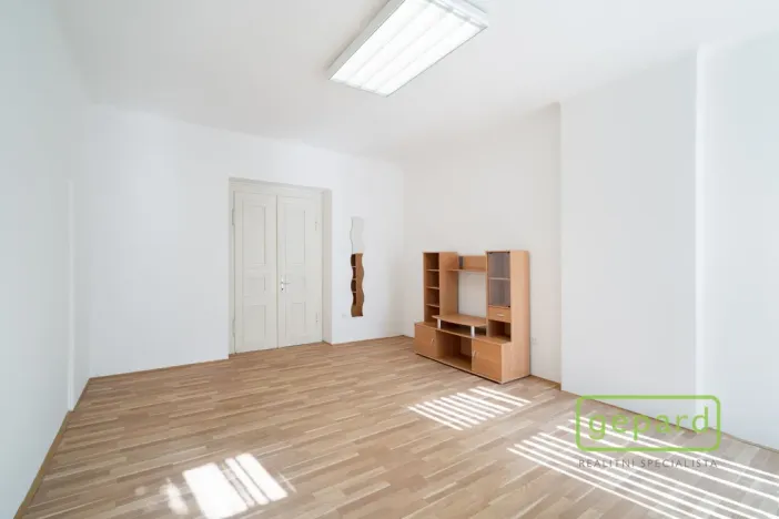Pronájem kanceláře, Jičín - Valdické Předměstí, Husova, 14 m2