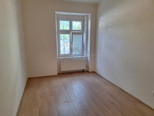 Prodej bytu 3+1, Praha - Holešovice, U Uranie, 60 m2