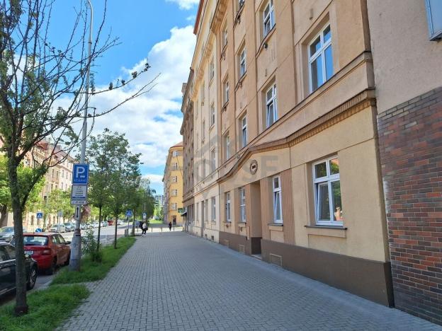 Prodej bytu 3+1, Praha - Holešovice, U Uranie, 60 m2