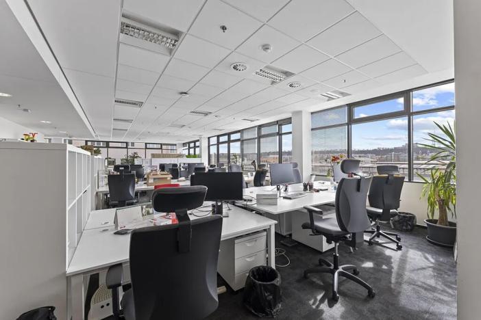 Pronájem kanceláře, Praha - Holešovice, U garáží, 1991 m2