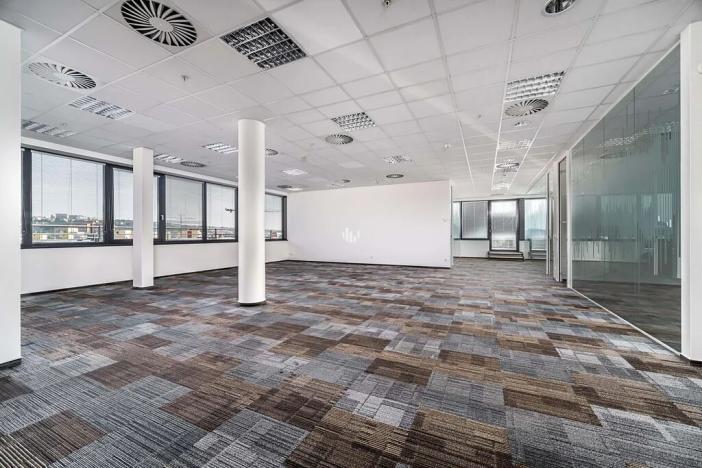 Pronájem kanceláře, Praha - Libeň, Českomoravská, 890 m2
