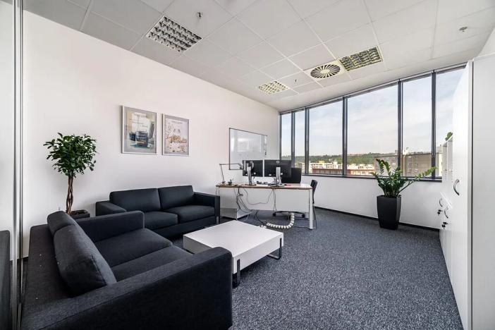 Pronájem kanceláře, Praha - Libeň, Českomoravská, 890 m2