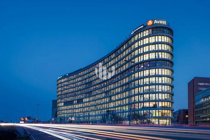 Pronájem kanceláře, Praha - Nusle, Pikrtova, 929 m2