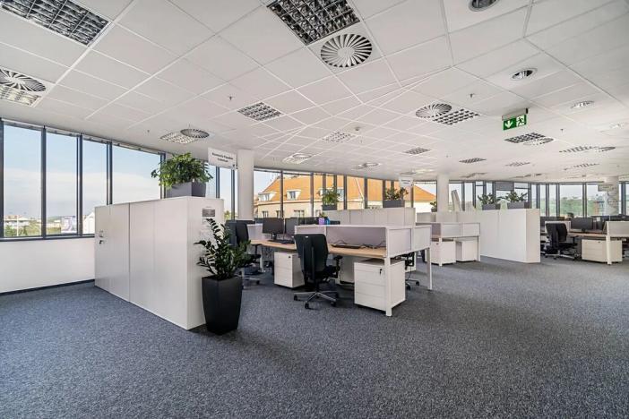 Pronájem kanceláře, Praha - Libeň, Českomoravská, 700 m2