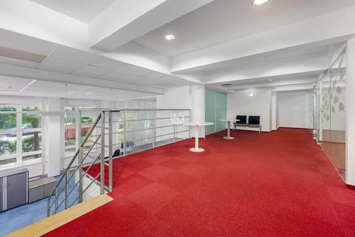 Pronájem kanceláře, Praha - Veleslavín, Na okraji, 985 m2