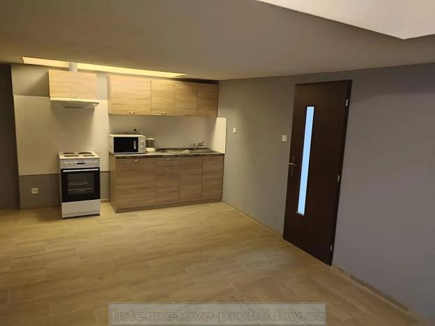 Pronájem bytu 2+1, Praha - Hloubětín, Chvalská, 56 m2